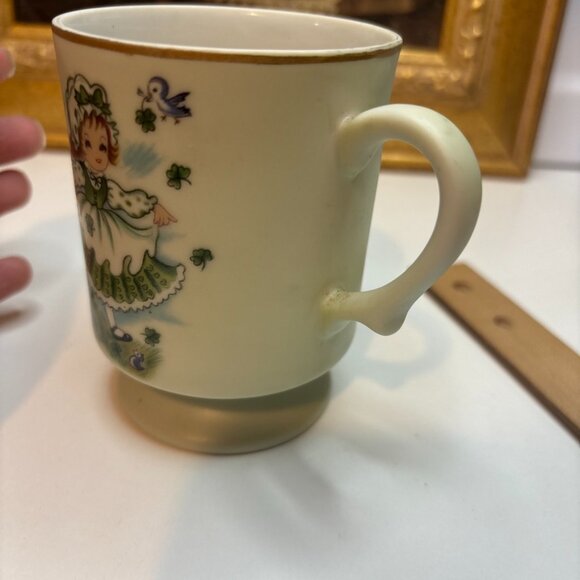 Lefton Vintage Irish Lass Shamrocks & Blue Bird Footed St Patrick's Day Mug 8200 - Picture 3 of 9